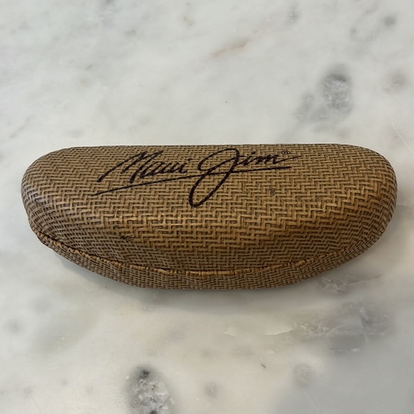 Maui Jim sunglasses case - Picture 3 of 8